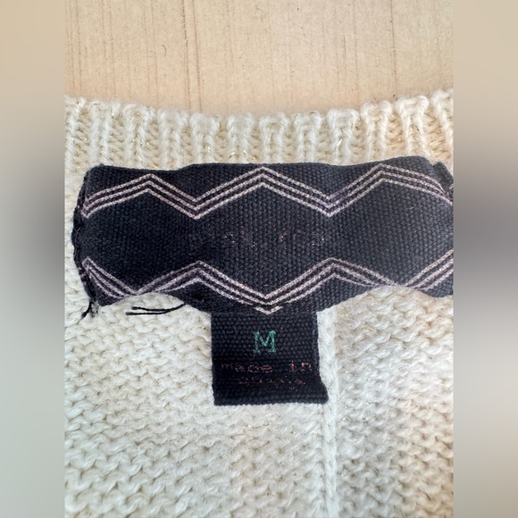 Pink Rose - Textured Knit Cream Sweater – Size Medium - Picture 8 of 16